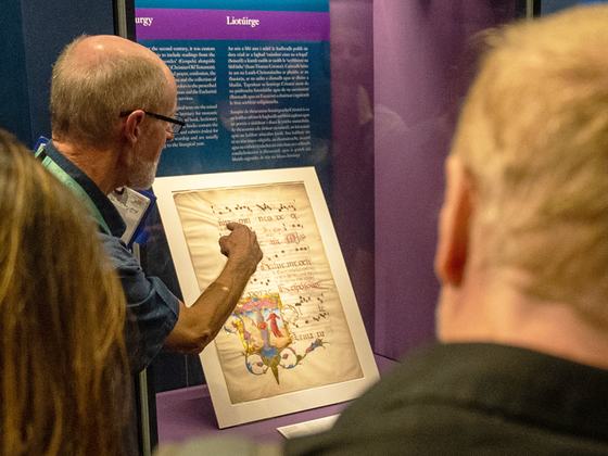 Turais i nGaeilge (Highlights tour in Irish) at Chester Beatty